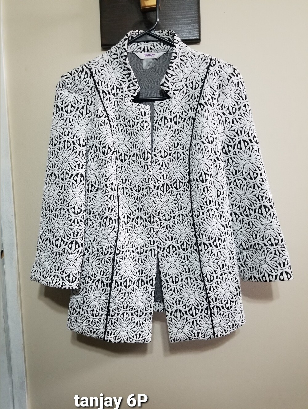 TanJay Blazer 6P Black White Floral Tapestry-feel Jacket Office Formal